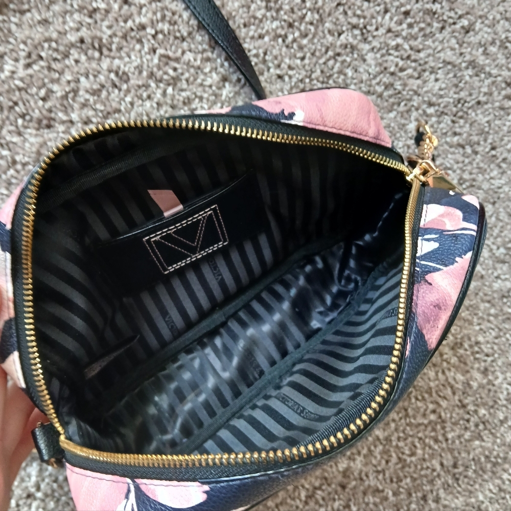 Victoria’s Secret Black & Pink Floral Crossbody Bag with Gold V Logo - Picture 9 of 10